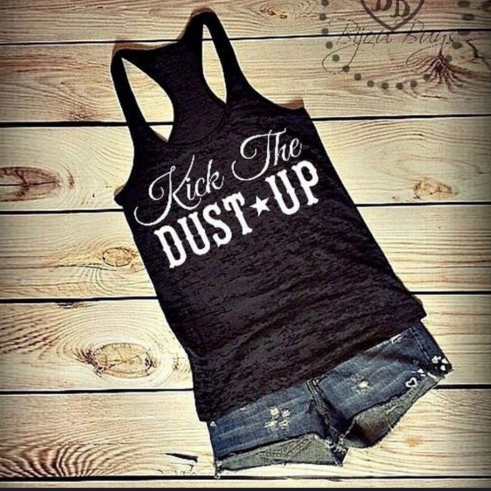 “KICK THE DUST UP” GRAPHIC TANK
